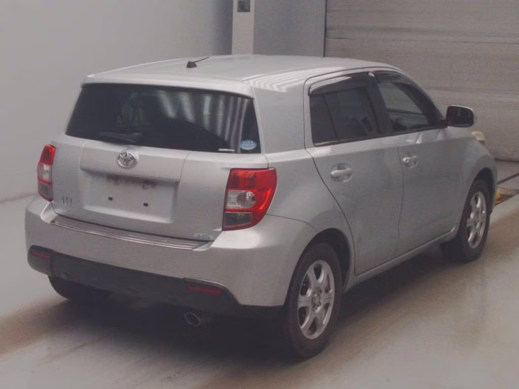 TOYOTA IST