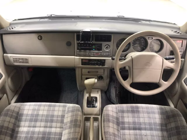 NISSAN RASHEEN