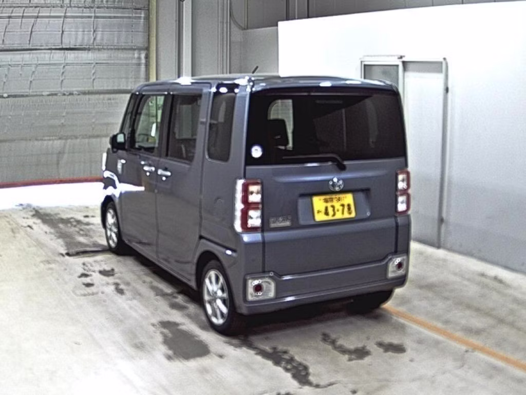 TOYOTA PIXIS MEGA