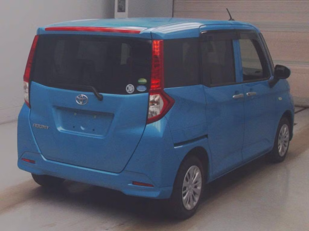 TOYOTA ROOMY