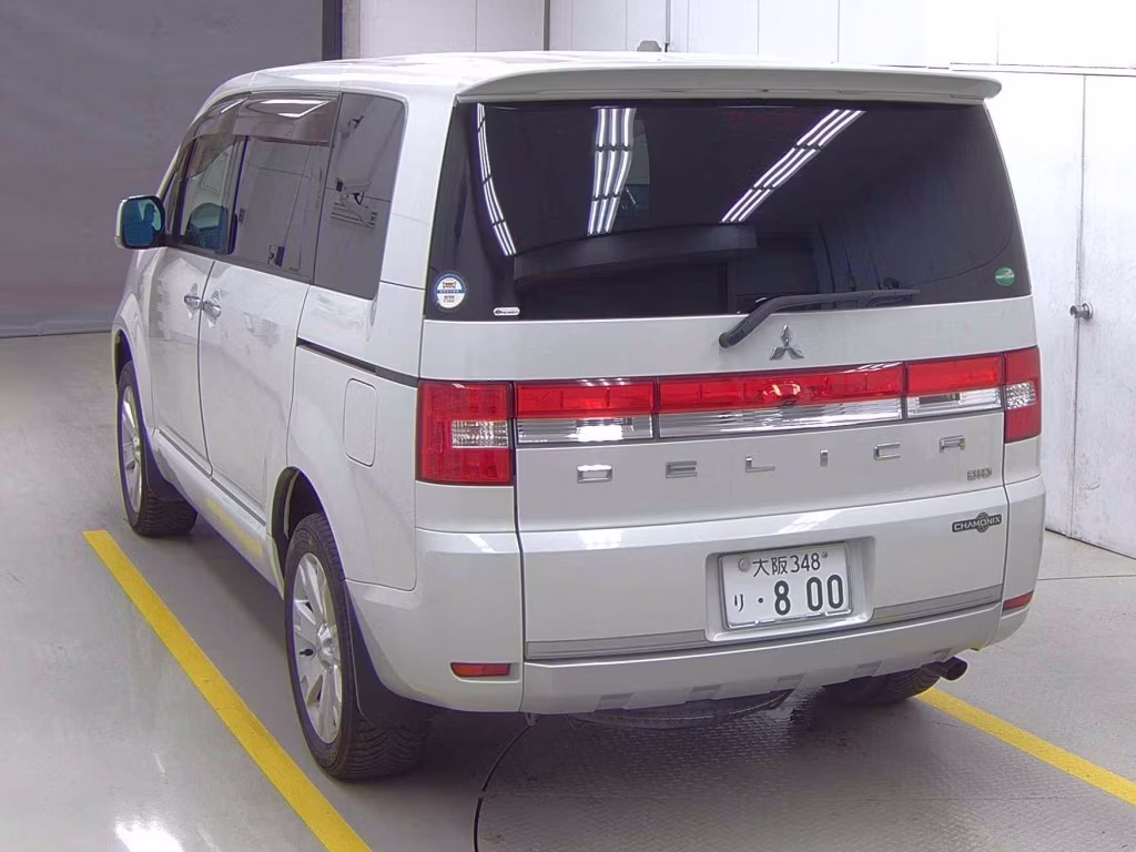 MITSUBISHI DELICA D:5
