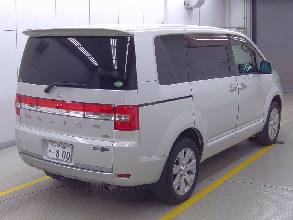 MITSUBISHI DELICA D:5