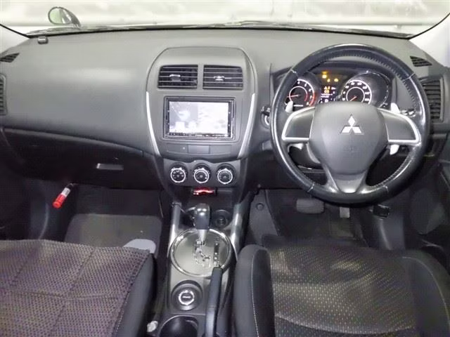 MITSUBISHI RVR