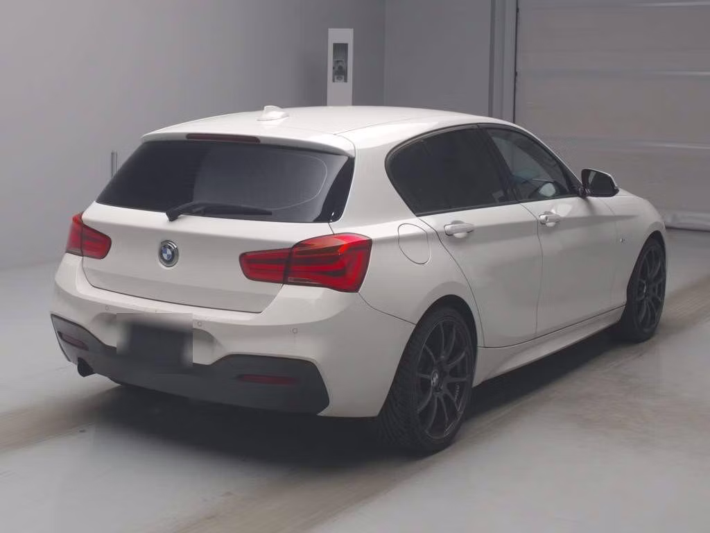 BMW 1-SERIES