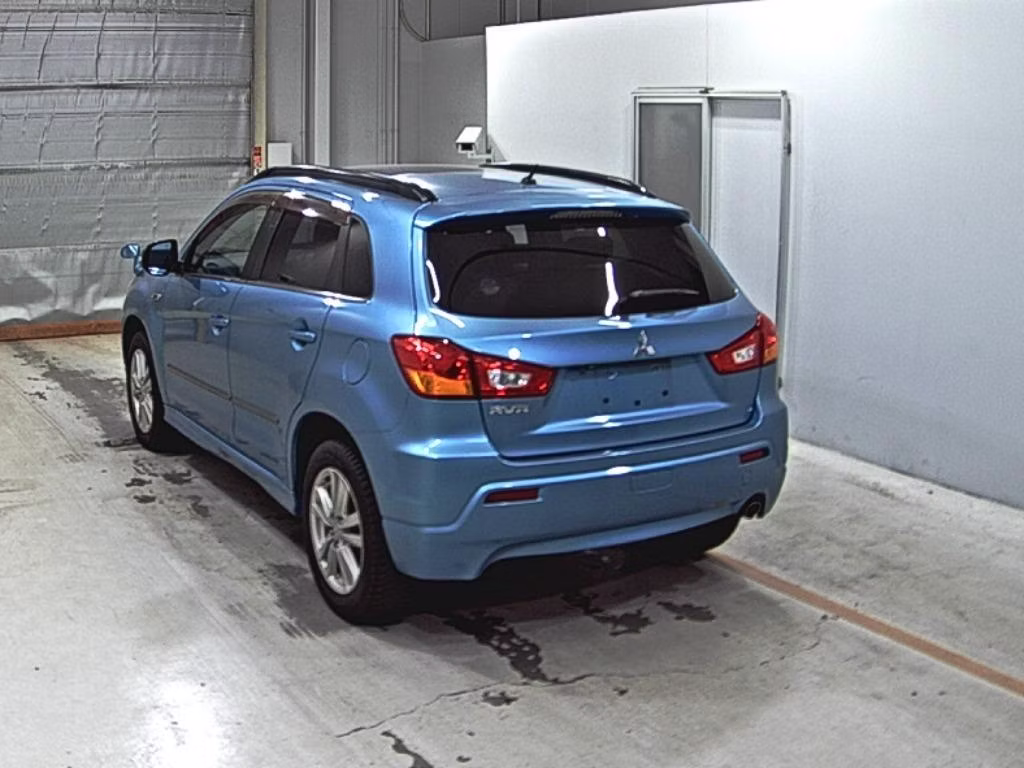 MITSUBISHI RVR