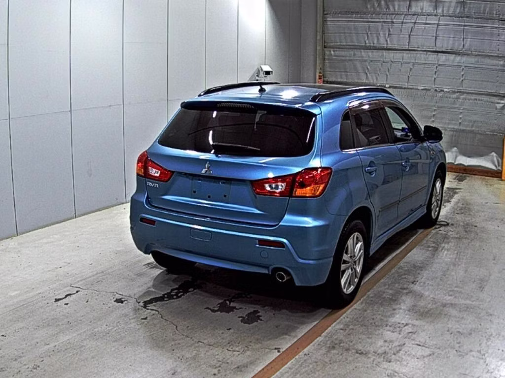 MITSUBISHI RVR