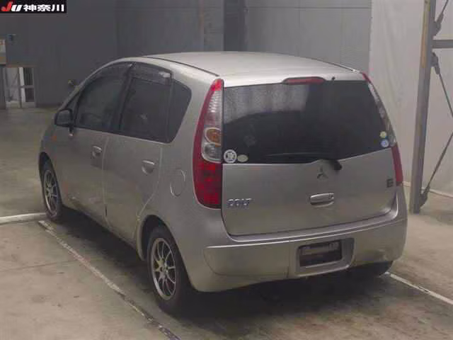 MITSUBISHI COLT