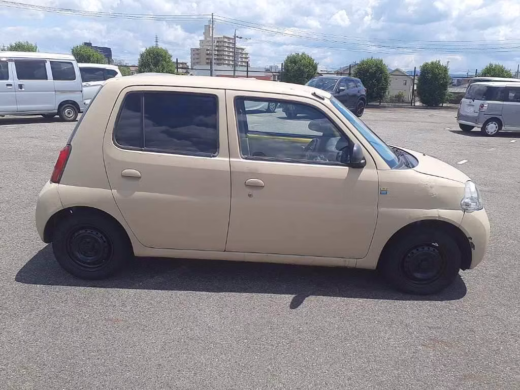DAIHATSU ESSE