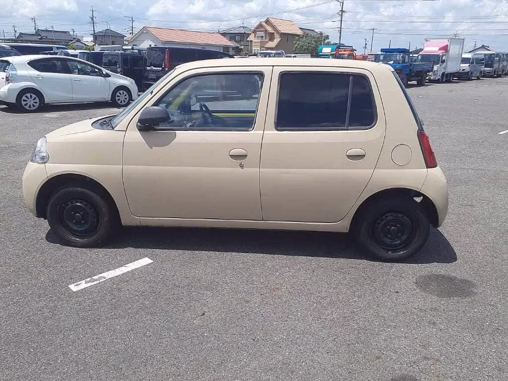 DAIHATSU ESSE