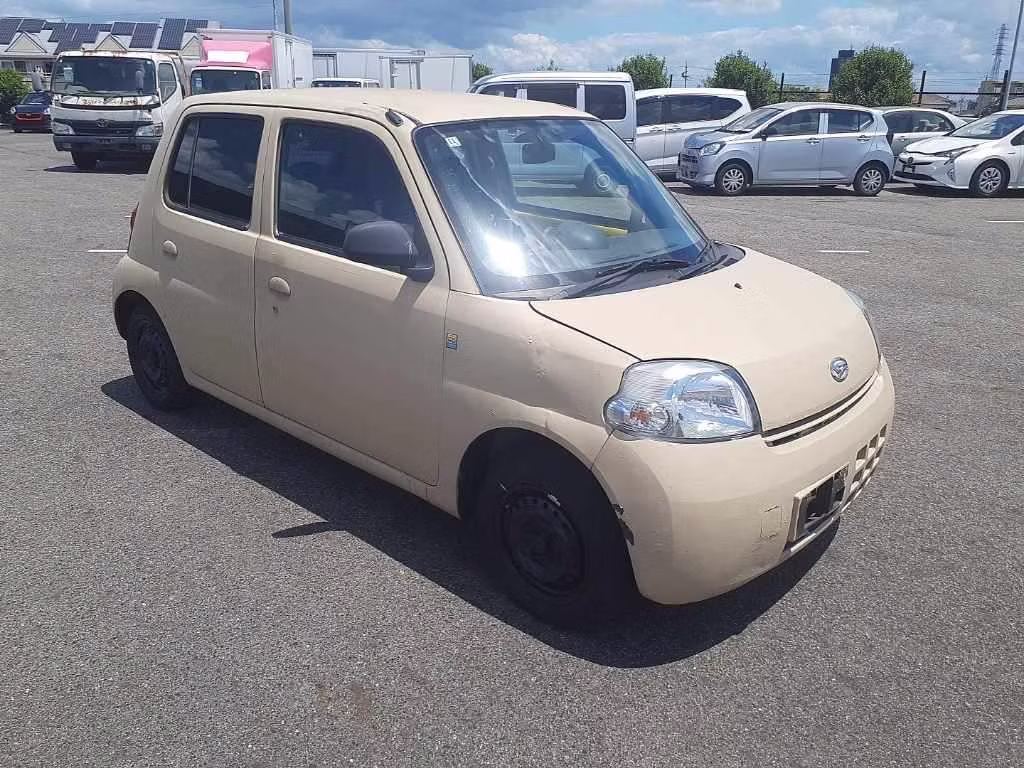 DAIHATSU ESSE