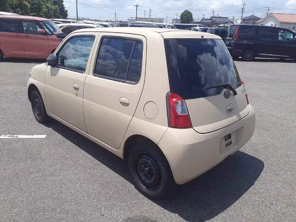 DAIHATSU ESSE