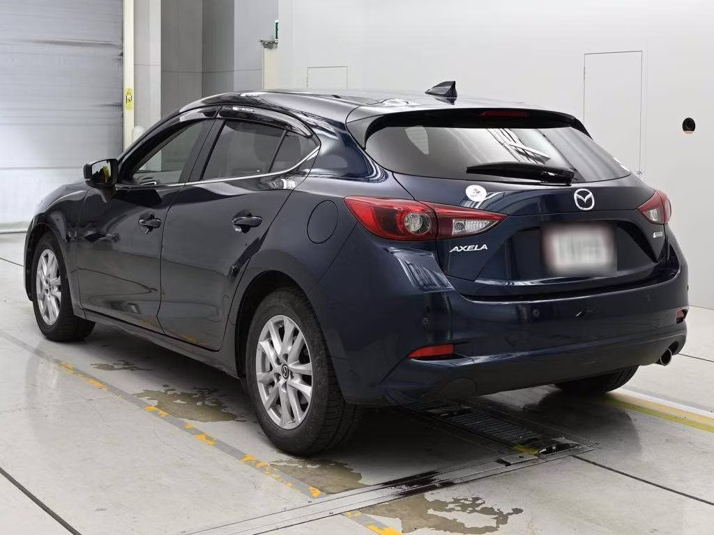 MAZDA AXELA