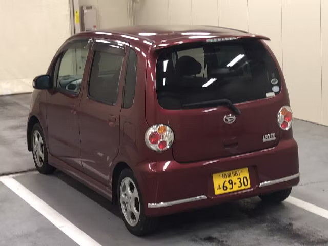 DAIHATSU MOVE LATTE
