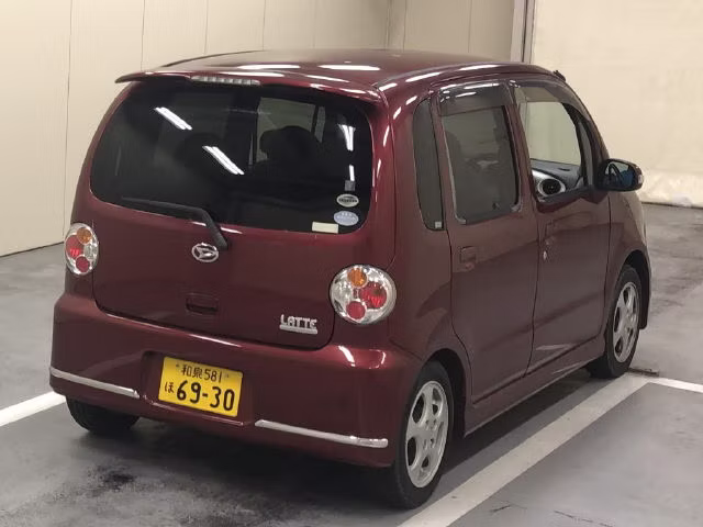 DAIHATSU MOVE LATTE