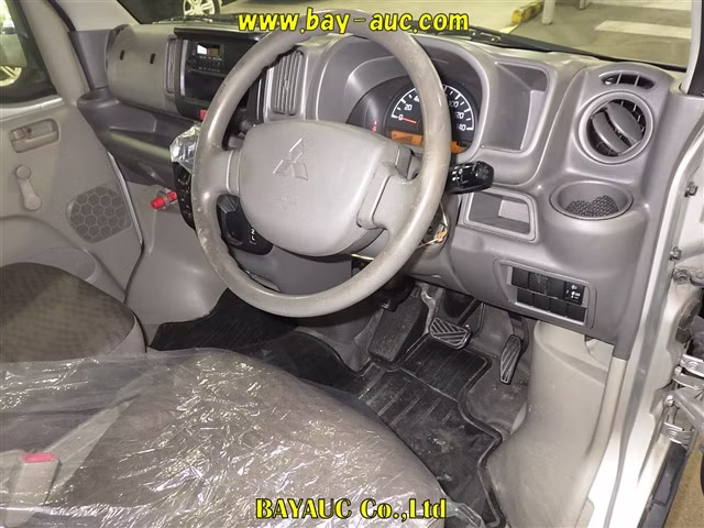 MITSUBISHI MINICAB