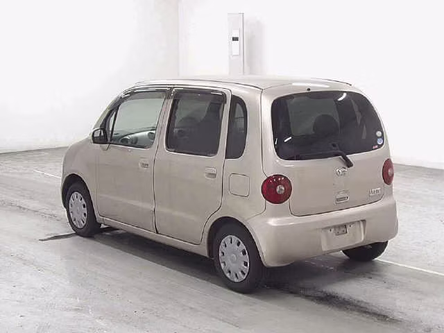 DAIHATSU MOVE LATTE