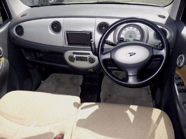 DAIHATSU MOVE LATTE