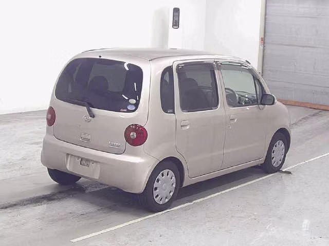 DAIHATSU MOVE LATTE