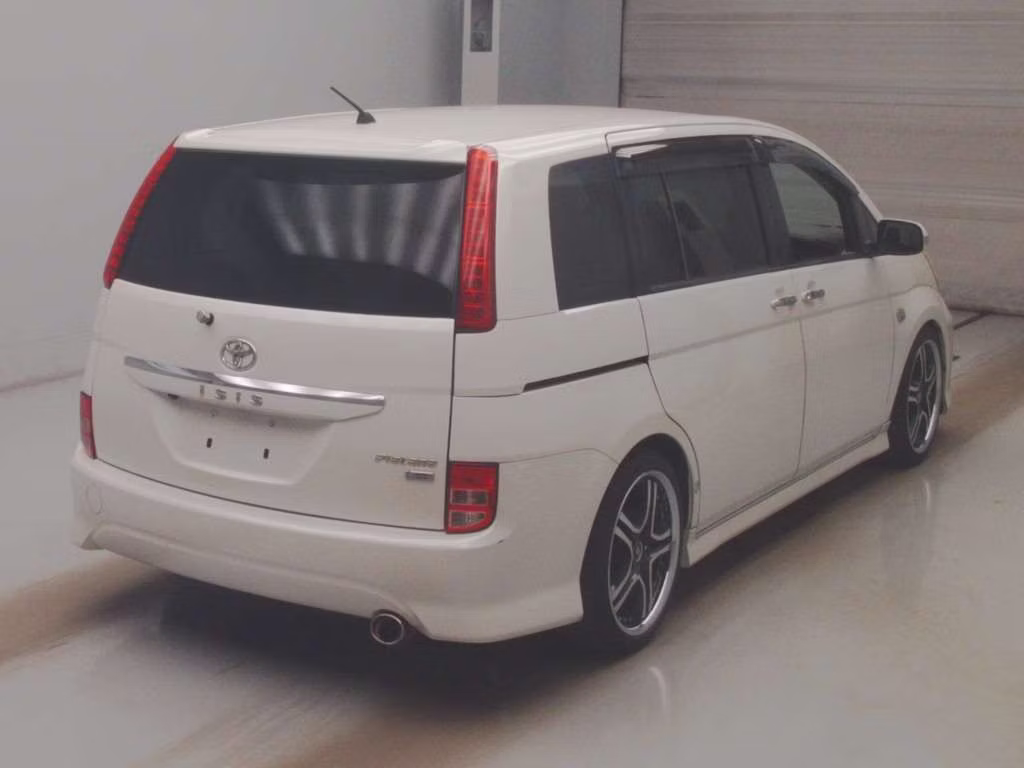 TOYOTA ISIS