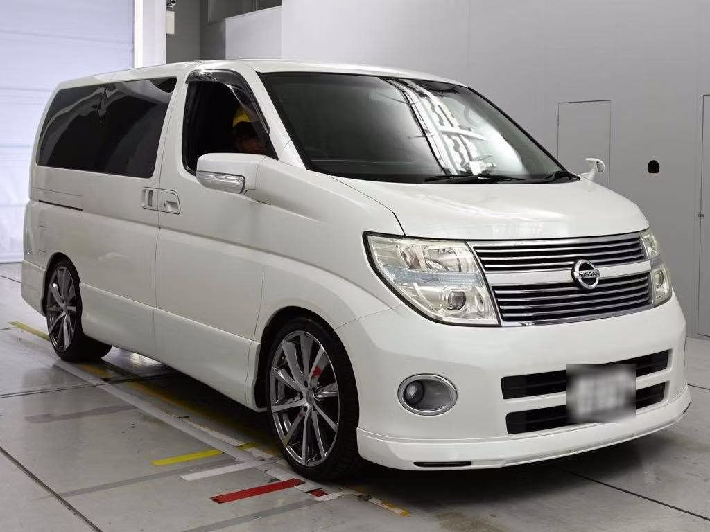 NISSAN ELGRAND