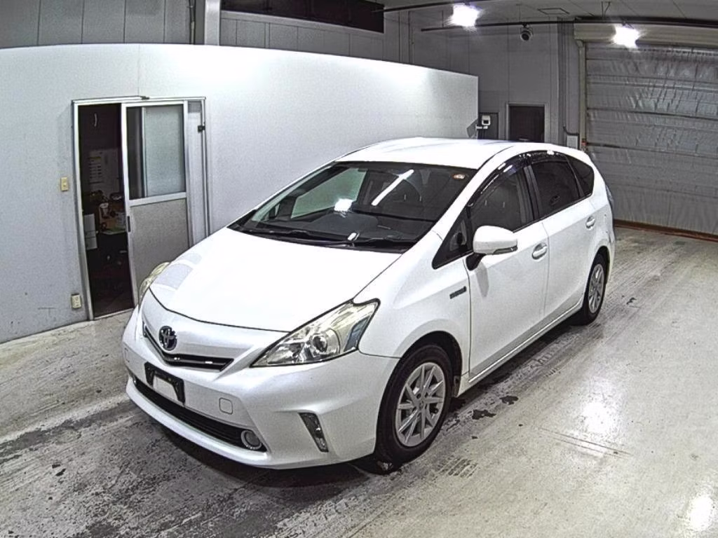 TOYOTA PRIUS ALPHA