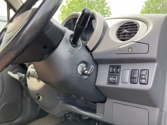 DAIHATSU MOVE LATTE