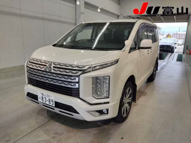MITSUBISHI DELICA D:5