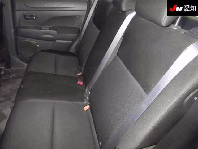 MITSUBISHI RVR