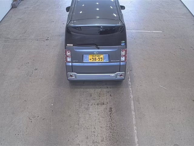 DAIHATSU WAKE