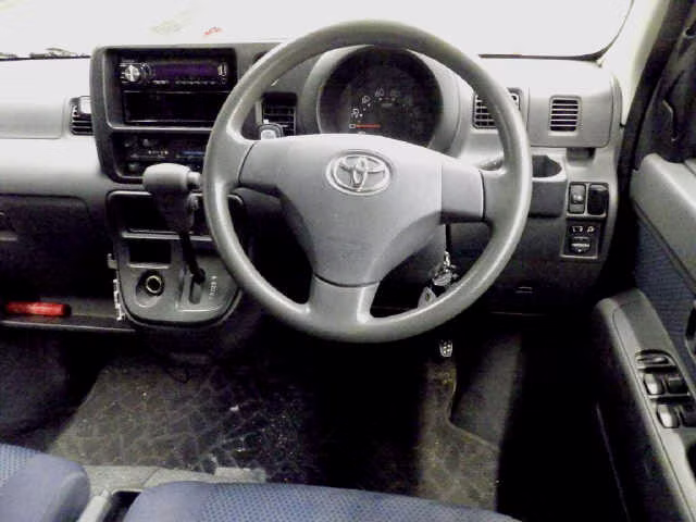 TOYOTA PIXIS VAN