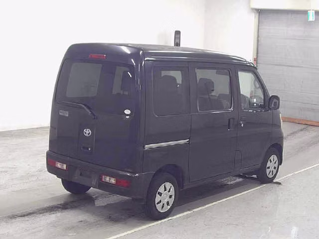 TOYOTA PIXIS VAN