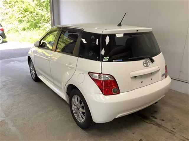 TOYOTA IST