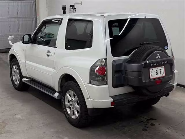 MITSUBISHI PAJERO