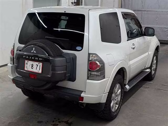 MITSUBISHI PAJERO