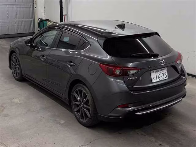 MAZDA AXELA