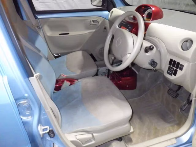 DAIHATSU ESSE