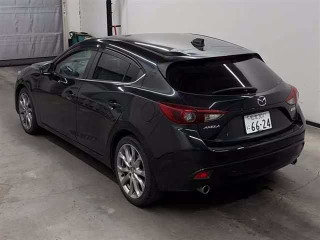 MAZDA AXELA