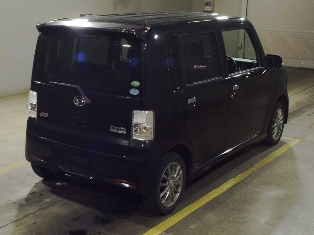 DAIHATSU MOVE CONTE