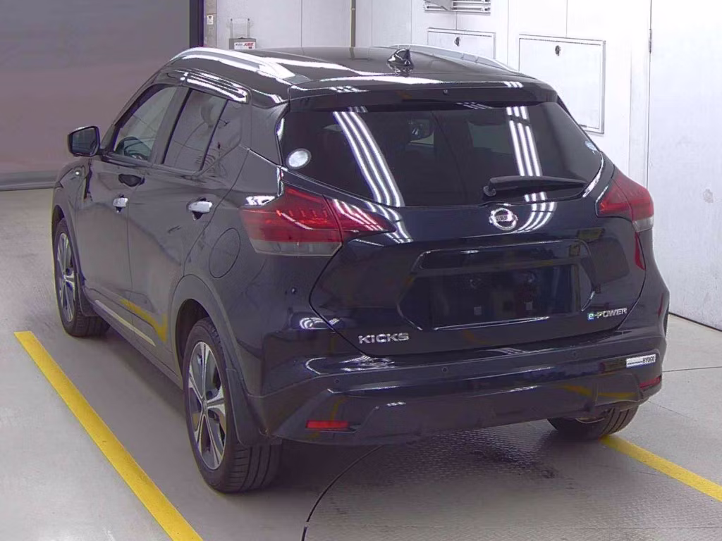 NISSAN KICKS