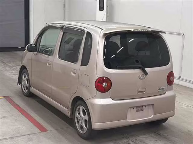 DAIHATSU MOVE LATTE