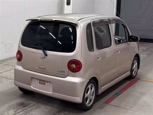 DAIHATSU MOVE LATTE