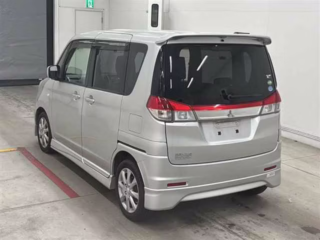MITSUBISHI DELICA D:2
