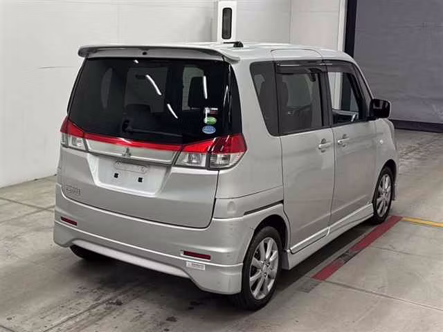 MITSUBISHI DELICA D:2