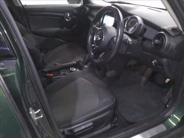 MINI HATCH