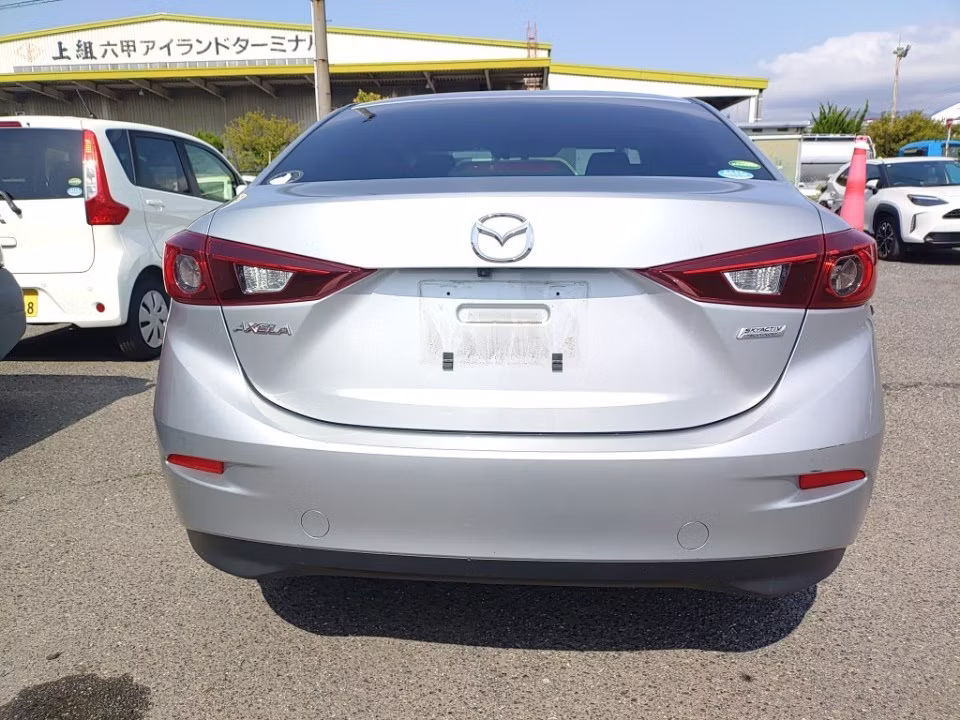 MAZDA AXELA