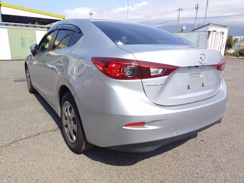 MAZDA AXELA