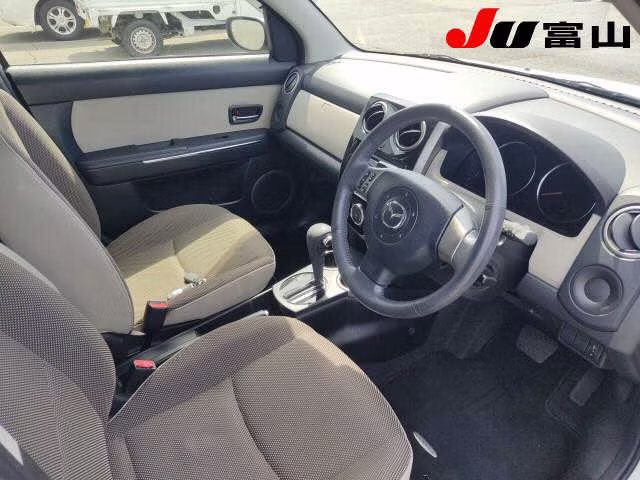 MAZDA VERISA