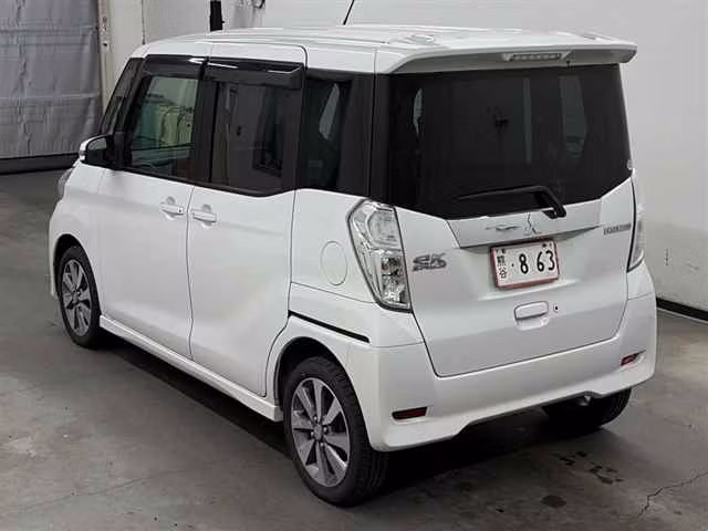 MITSUBISHI EK SPACE