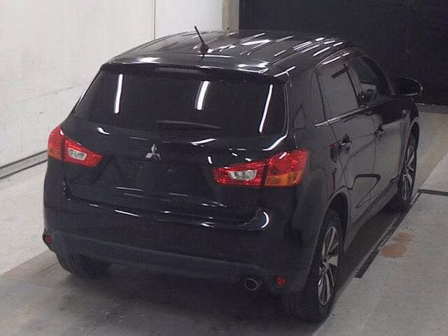 MITSUBISHI RVR