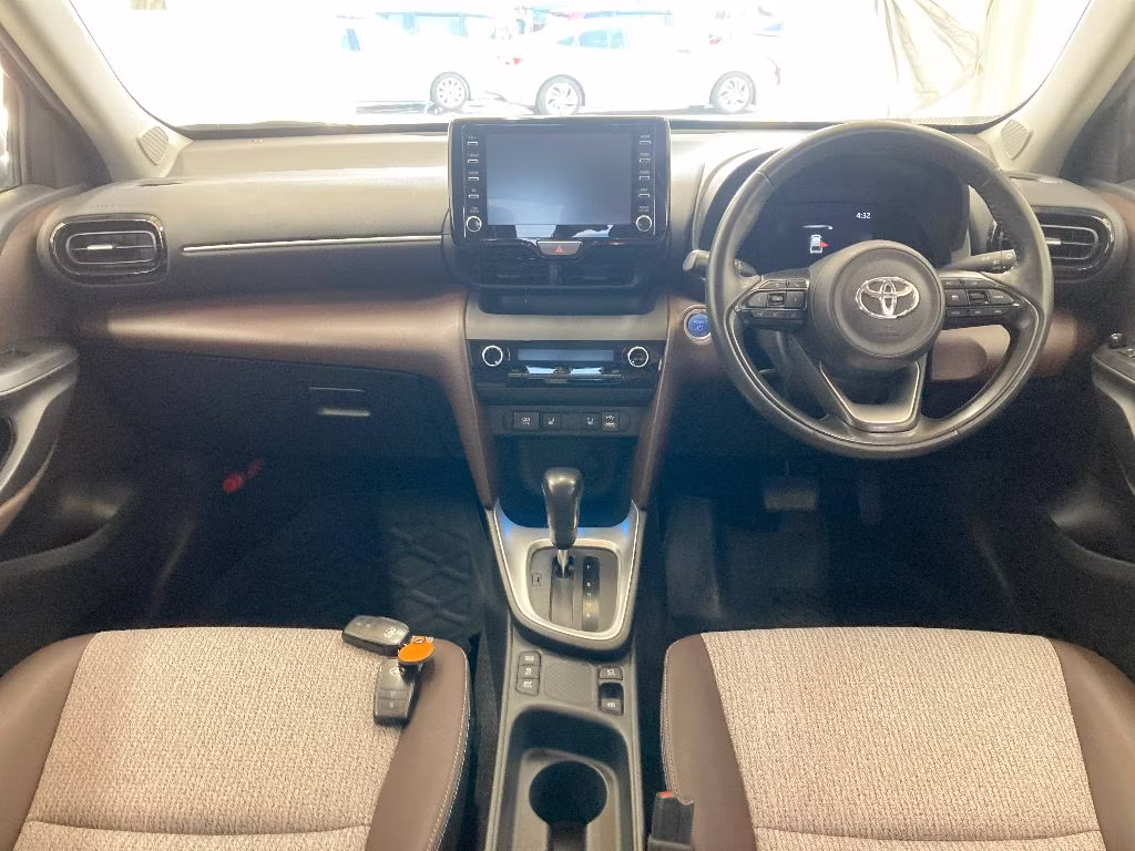 TOYOTA YARIS CROSS